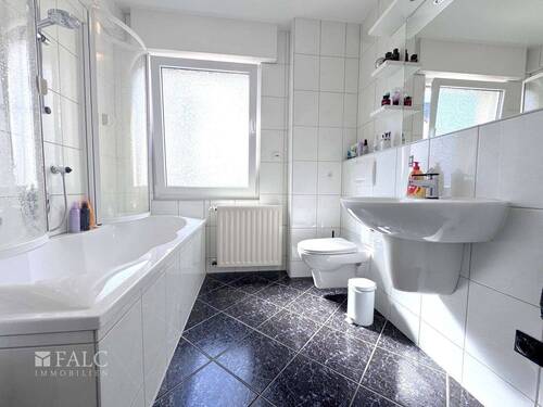 Badezimmer 1. OG - 
