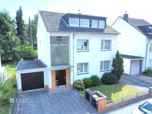 Hausansicht - 9 Zimmer Mehrfamilienhaus, Wohnhaus zum Kaufen in Köln