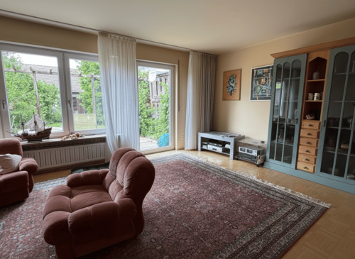 Wohnzimmer Blick Garten.png - Reihenmittelhaus mit 146,00 m&sup2; in Fürth zum Kaufen