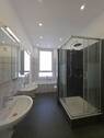 Bad mit Wanne - Dusche - Fenster - 2 Waschtische.jpg - 