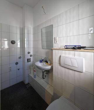 Gäste-Wc mit Waschmaschinen - Trocknerplatz.jpg - 