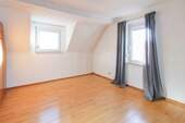 Schlafzimmer II OG - 