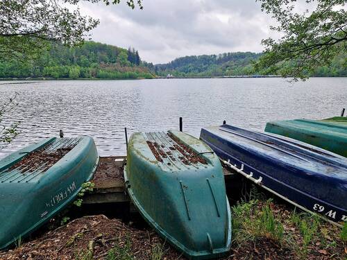 Bootsanlegeplatz mit Boot.jpg - 