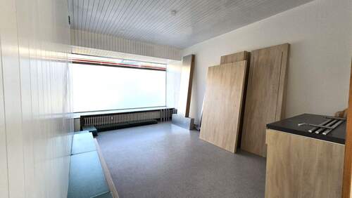 Gewerbeeinheit, Raum mit Schaufenster - 