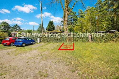 dazugehöriger Stellplatz - 