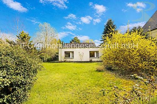 Hausansicht - 5 Zimmer Bungalow zum Kaufen in Aken (Elbe)