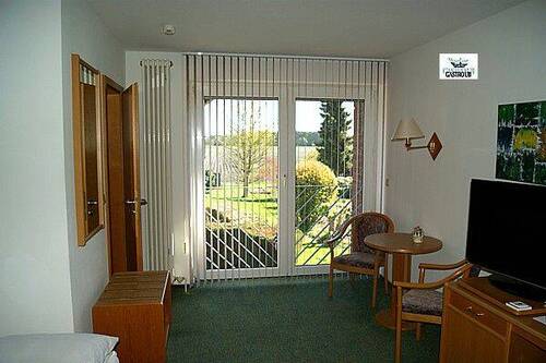 17LSGHol169.jpg - 