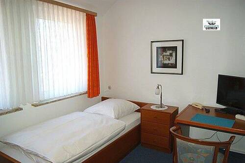 21LSGHol244.jpg - 