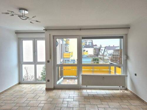 Wohnzimmer - 3 Zimmer Etagenwohnung zur Miete in Wendelstein