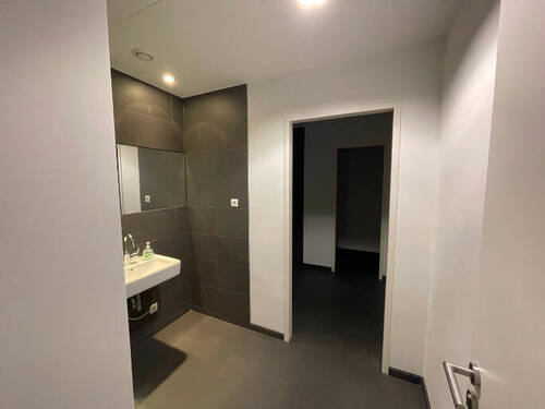 2 große Toiletten - Büro in Frankfurt am Main