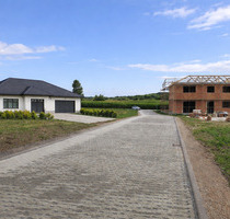 Großzügiges Baugrundstück in Theuma mit viel Platz für Ihr modernes Eigenheim.