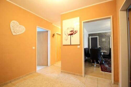 Bild 2 - 4 Zimmer Etagenwohnung zum Kaufen in Troisdorf