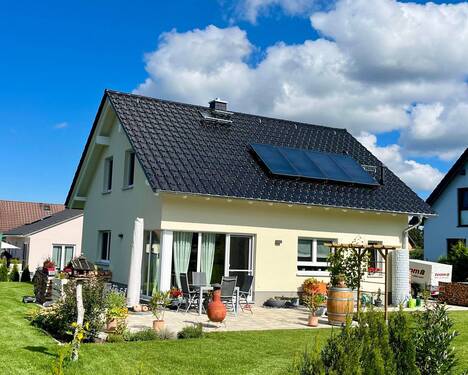Referenzobjekt des Bauträgers - Einfamilienhaus mit 120,00 m² in Treuen zum Kaufen