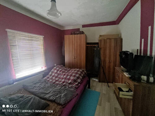 1. OG Schlafzimmer (2) - 