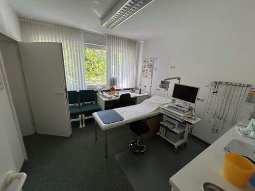 Behandlung (Kind) - Etagenwohnung mit 80,00 m² in Erlangen zum Kaufen