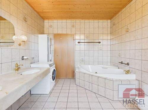 Mit Wellness Wanne - 