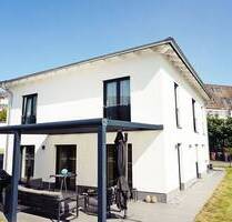 Hochwertig ausgestatteter, energetischer Neubau an Feld & Wiesen, Terrasse, große Garage, Massivbau, Wallbox! - Calden Meimbressen