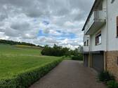 Zufahrt zum Anwesen - 