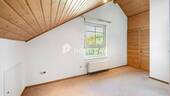 1. OG Schlafzimmer 1 - 