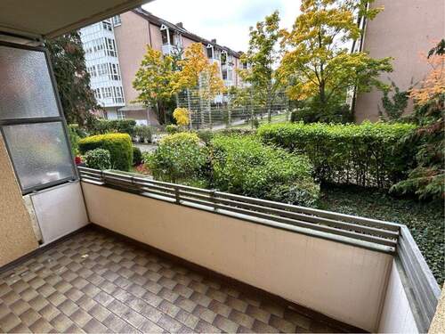 Balkon und Ausblick - 