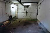 große Garage Innenansicht - 