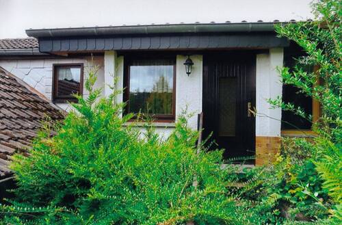 Wohnhaus-Anbau mit Garten - 