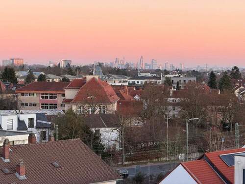 Bild 1 - BüroPraxisfläche ca. 100 qm in Bad Soden kernsaniert, Bahnhofnähe, bis zu 4 KFZ Stellpl.