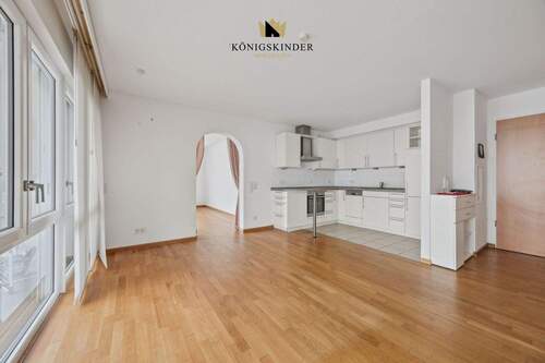 großzügiger und heller Wohn-/Essbereich - 3 Zimmer Etagenwohnung in Ludwigsburg