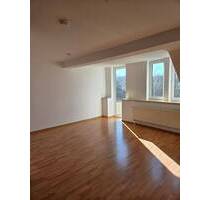 großzügige 4-Raum-Wohnung mit außergewöhnlichem Tageslichtbad - Döbeln