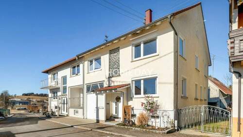 Außenansicht 1 - Ihr neues Zuhause mit Platz für Ideen - Doppelhaushälfte mit Ausbaupotenzial und Werkstatt