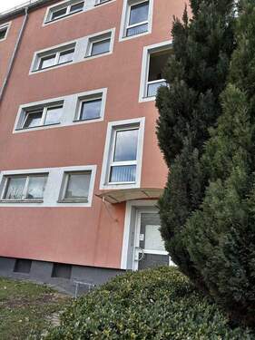 Bild 1 - Vollständig renovierte 2-Zimmer-Wohnung in Hof - ruhig & sofort verfügbar