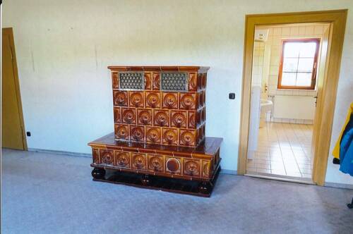 EG-Wohnzimmer m. Blick ins Bad - 