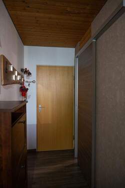Flur mit Garderobe - 