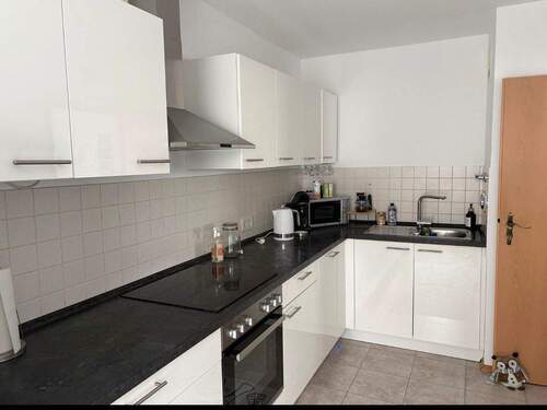 Küche (EBK kann gegen Ablöse übernommen werden) - 