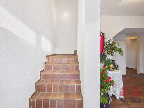 Bitte in Ihr Obergeschoss - 