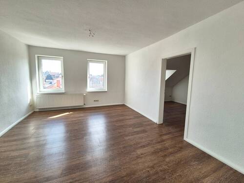 Wohnzimmer.jpg - 4 Zimmer Etagenwohnung zur Miete in Döbeln