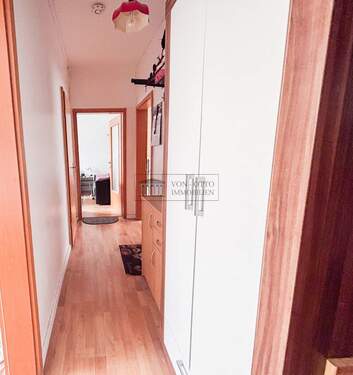 Flur - 2 Zimmer Etagenwohnung zum Kaufen in Hamburg