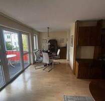 Schöne 2,5 Zimmerwohnung mit Balkon - Ludwigsburg Ost