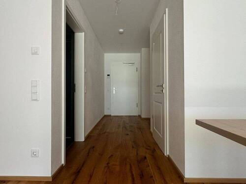 Diele - 2 Zimmer Etagenwohnung zum Kaufen in Traunstein