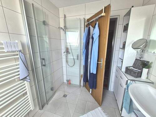 Badezimmer - 3 Zimmer Etagenwohnung in Wendelstein