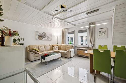 Wohnzimmer - 3 Zimmer Etagenwohnung in Stuttgart