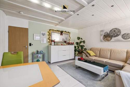 Wohnzimmer - Etagenwohnung mit 79,00 m&sup2; in Stuttgart zum Kaufen