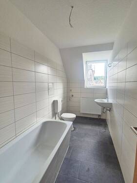 Bad.jpg - 2 Zimmer Etagenwohnung zur Miete in Döbeln