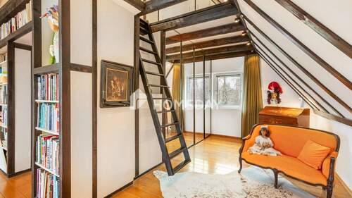 1. OG Schlafzimmer 2 - 