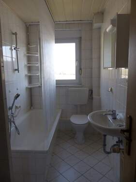 Tageslichtbad mit Wanne - 