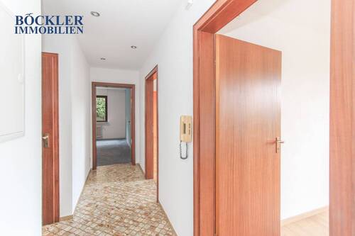 Flur - 3 Zimmer Etagenwohnung zur Miete in Pforzheim