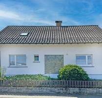 Freistehendes, sanierungsbedürftiges Einfamilienhaus mit großem Garten in Rettigheim - Mühlhausen