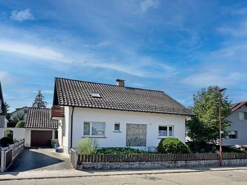 Hausansicht - 6 Zimmer Einfamilienhaus zum Kaufen in Mühlhausen