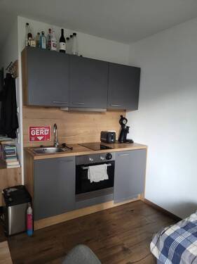 Eibauküche mit Herd und Backofen - Etagenwohnung mit 25,00 m² in Rosenheim zur Miete