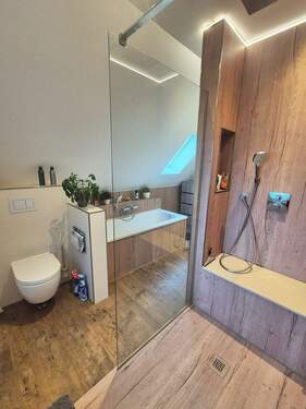 Bad (3).jpg - 7 Zimmer Doppelhaushälfte zum Kaufen in Zettlitz